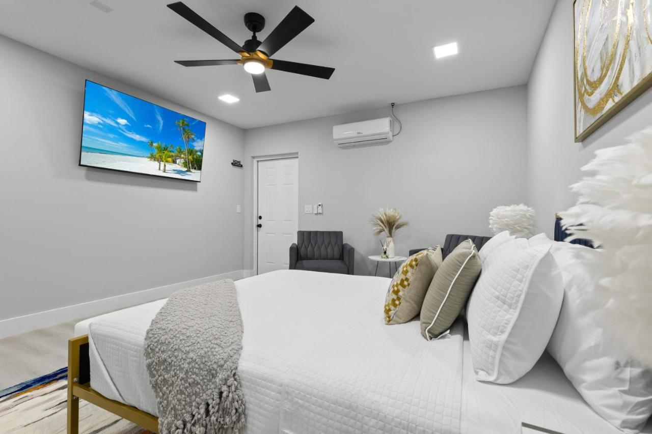 Tropical Paradise Cape Coral Exterior photo