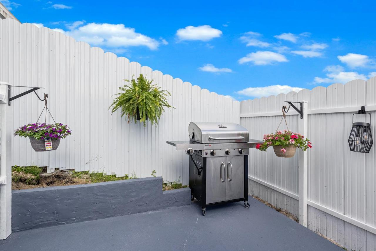 Tropical Paradise Cape Coral Exterior photo