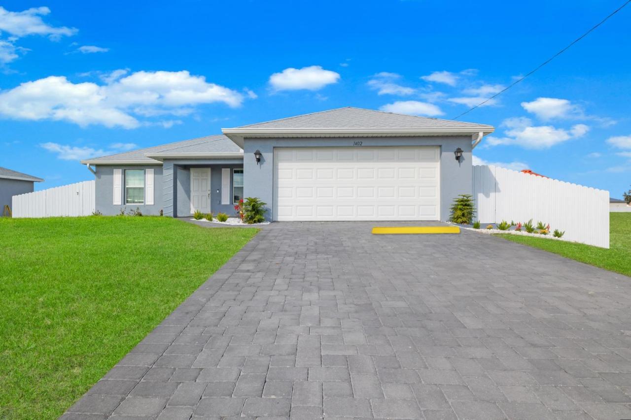 Tropical Paradise Cape Coral Exterior photo